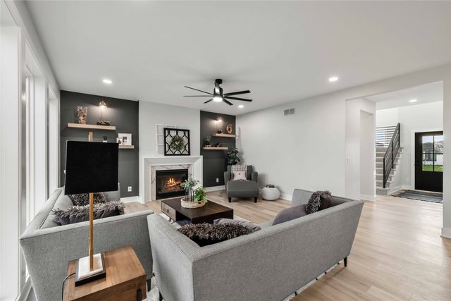 1278 S Radley Street, West Des Moines, IA 50266