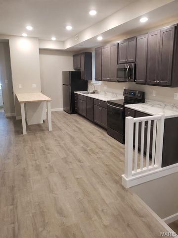3648 Russell Boulevard, St Louis, MO 63110