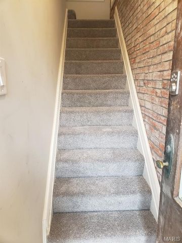 3648 Russell Boulevard, St Louis, MO 63110