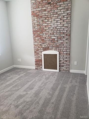 3648 Russell Boulevard, St Louis, MO 63110