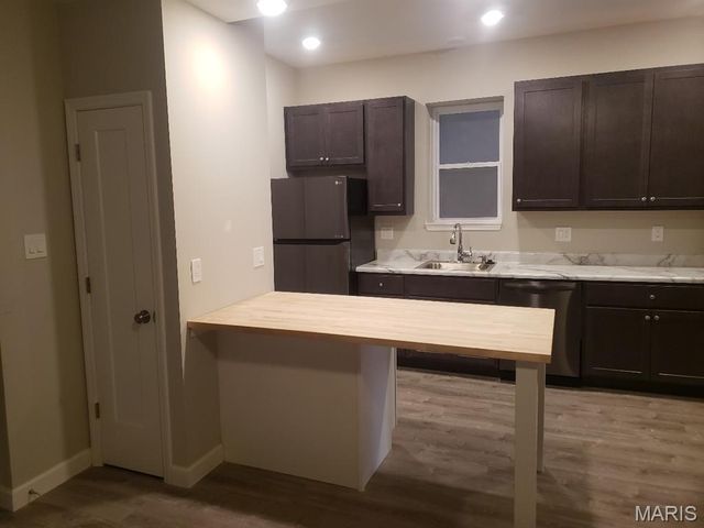 3648 Russell Boulevard, St Louis, MO 63110
