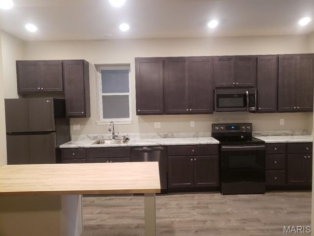3648 Russell Boulevard, St Louis, MO 63110