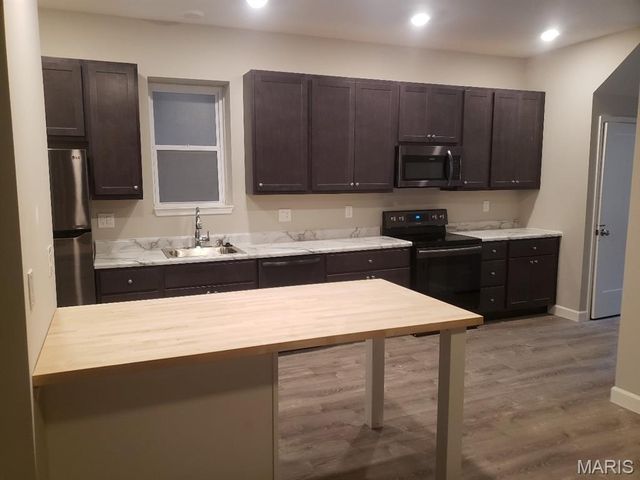 3648 Russell Boulevard, St Louis, MO 63110