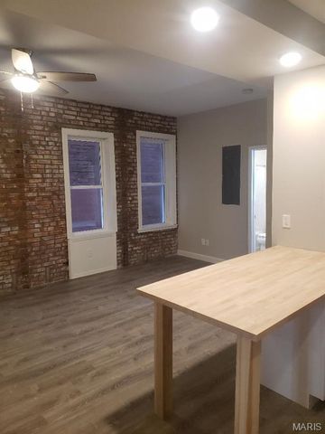 3648 Russell Boulevard, St Louis, MO 63110