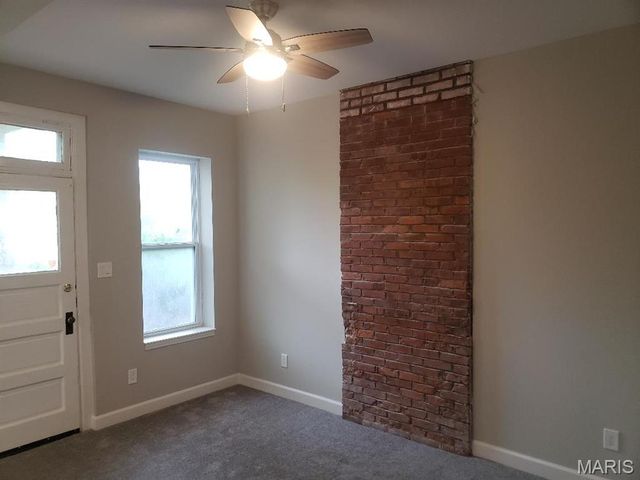 3648 Russell Boulevard, St Louis, MO 63110