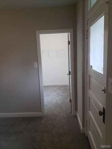 3648 Russell Boulevard, St Louis, MO 63110