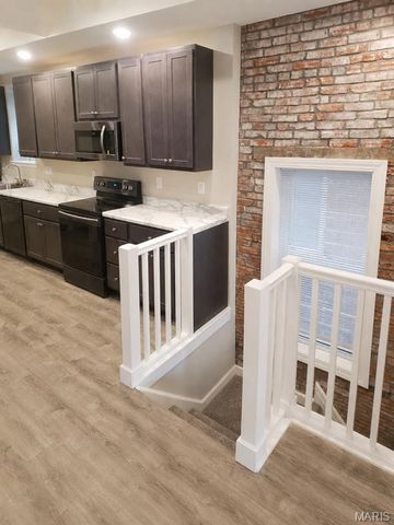 3648 Russell Boulevard, St Louis, MO 63110