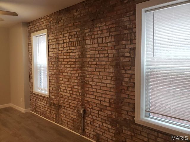 3648 Russell Boulevard, St Louis, MO 63110
