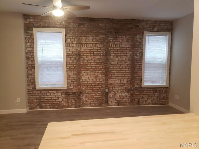 3648 Russell Boulevard, St Louis, MO 63110