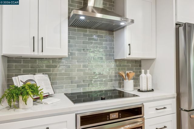 1026 Windsor Dr, Lafayette, CA 94549