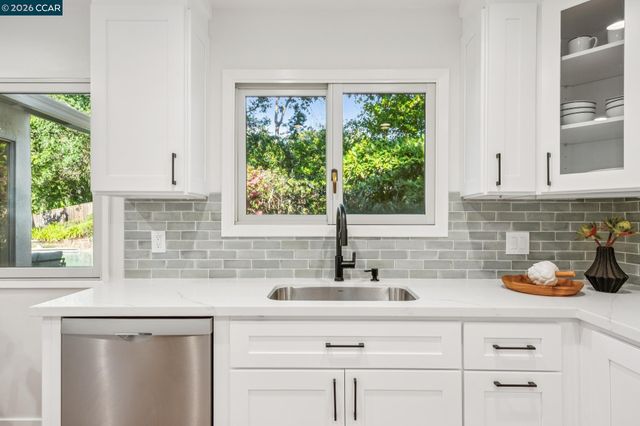 1026 Windsor Dr, Lafayette, CA 94549