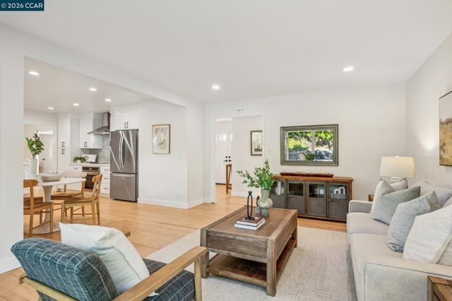 1026 Windsor Dr, Lafayette, CA 94549