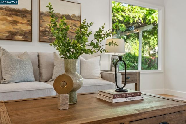 1026 Windsor Dr, Lafayette, CA 94549