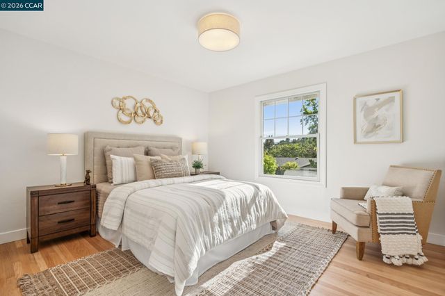 1026 Windsor Dr, Lafayette, CA 94549