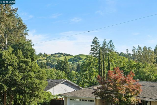 1026 Windsor Dr, Lafayette, CA 94549