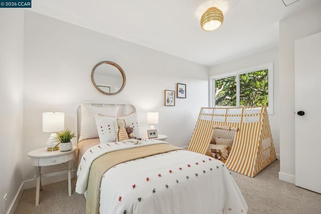 1026 Windsor Dr, Lafayette, CA 94549