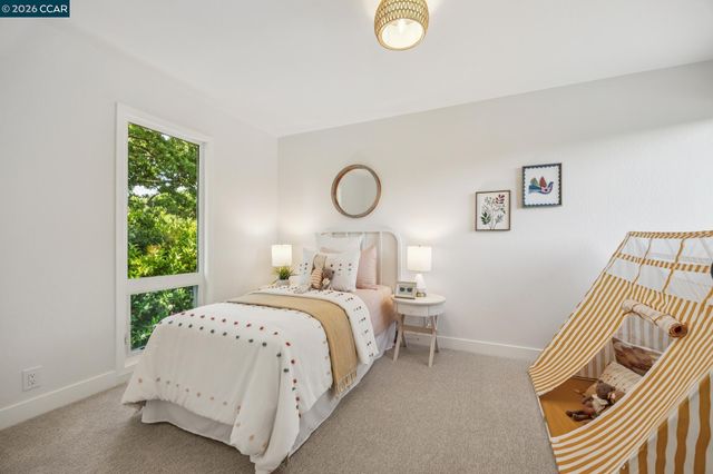 1026 Windsor Dr, Lafayette, CA 94549