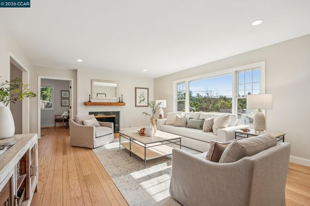 1026 Windsor Dr, Lafayette, CA 94549