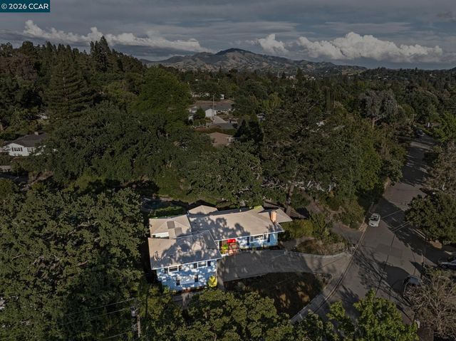 1026 Windsor Dr, Lafayette, CA 94549