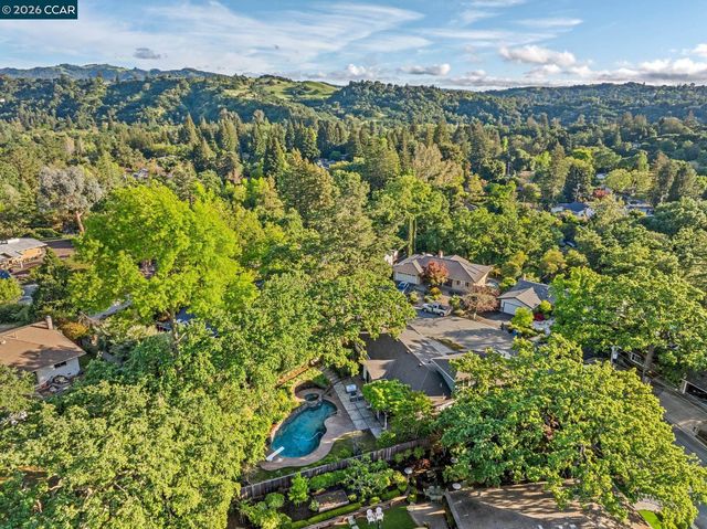 1026 Windsor Dr, Lafayette, CA 94549