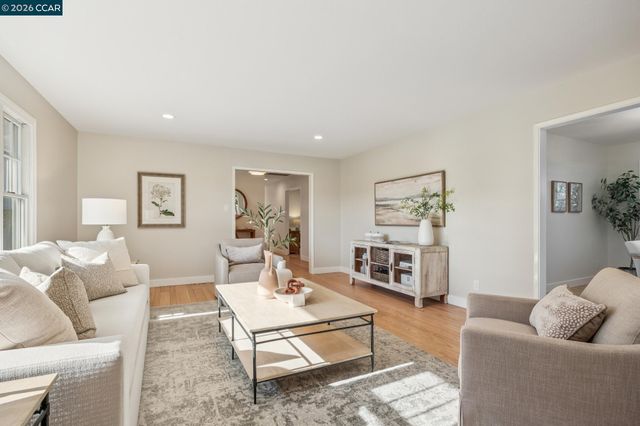 1026 Windsor Dr, Lafayette, CA 94549