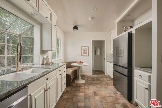 3134 Ellington Drive, Los Angeles, CA 90068