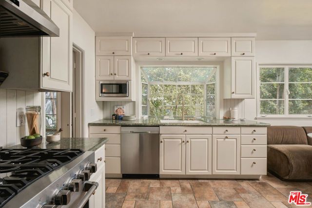 3134 Ellington Drive, Los Angeles, CA 90068
