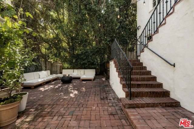 3134 Ellington Drive, Los Angeles, CA 90068