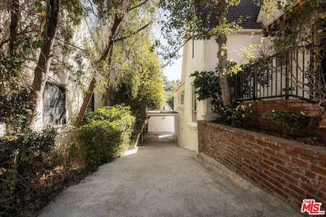 3134 Ellington Drive, Los Angeles, CA 90068
