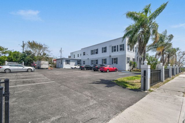 1401 Division Avenue, West Palm Beach, FL 33401