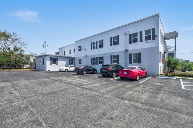 1401 Division Avenue, West Palm Beach, FL 33401