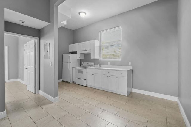 1401 Division Avenue, West Palm Beach, FL 33401