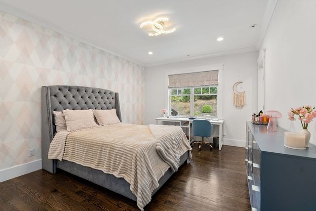 136 Beaumont Ave, Newton, MA 02460