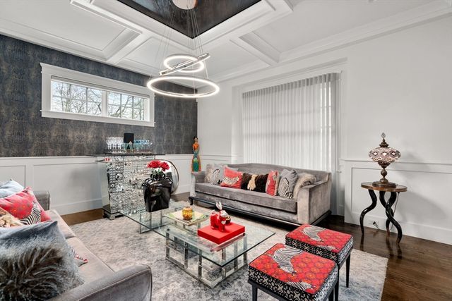 136 Beaumont Ave, Newton, MA 02460