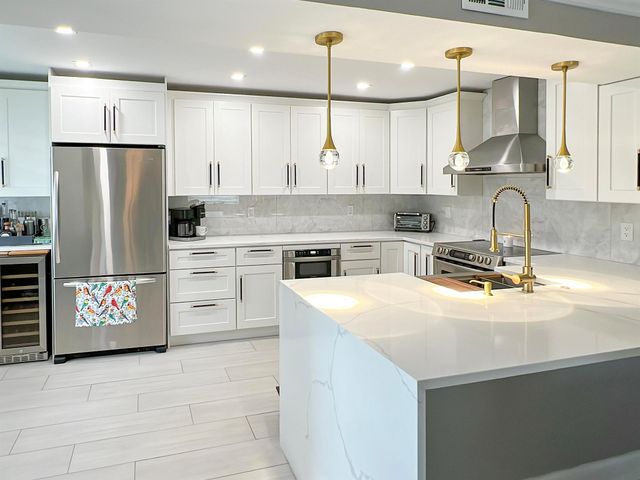 7665 Tahiti Lane 102, Lake Worth, FL 33467