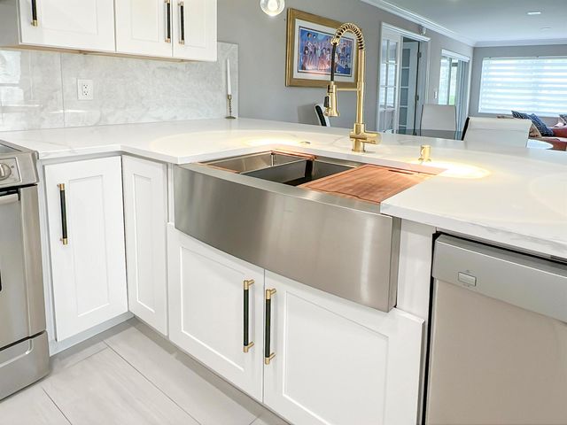 7665 Tahiti Lane 102, Lake Worth, FL 33467