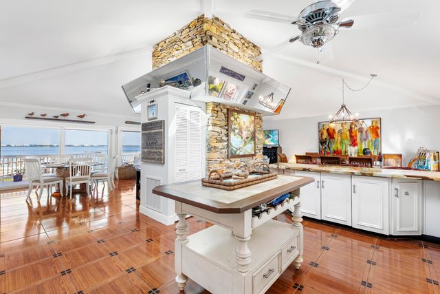 8 Herons Nest, Sewalls Point, FL 34996