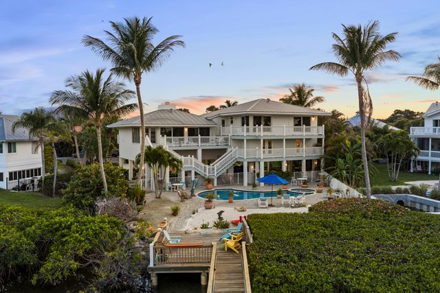 8 Herons Nest, Sewalls Point, FL 34996