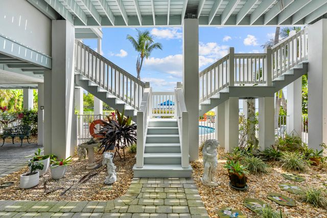 8 Herons Nest, Sewalls Point, FL 34996