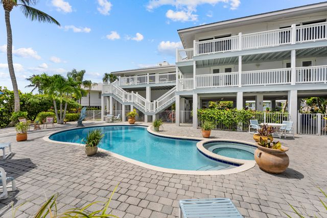 8 Herons Nest, Sewalls Point, FL 34996