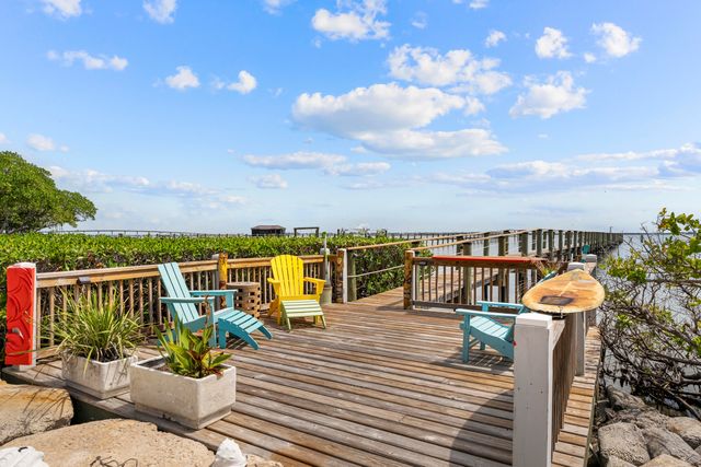 8 Herons Nest, Sewalls Point, FL 34996