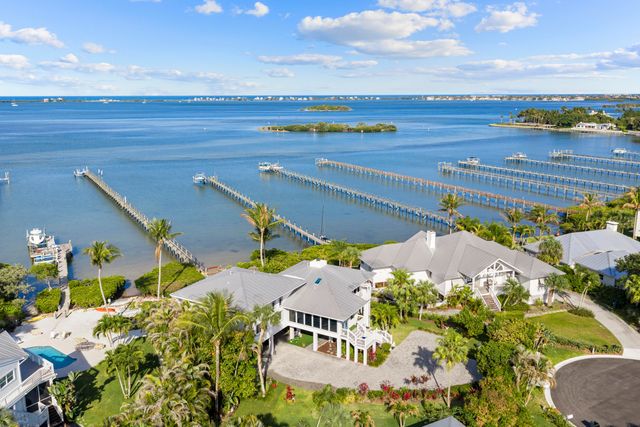 8 Herons Nest, Sewalls Point, FL 34996
