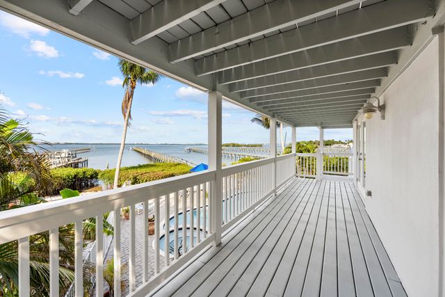 8 Herons Nest, Sewalls Point, FL 34996