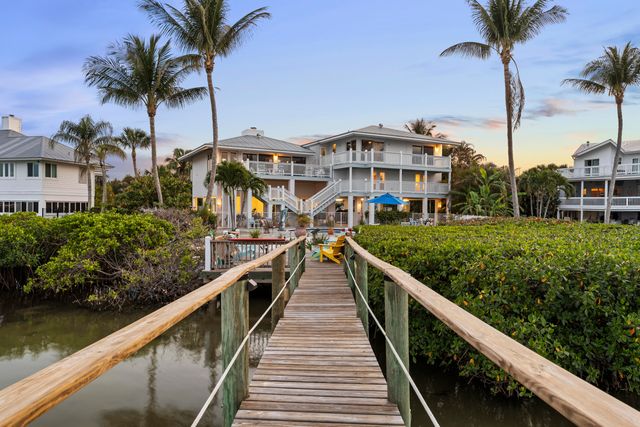 8 Herons Nest, Sewalls Point, FL 34996