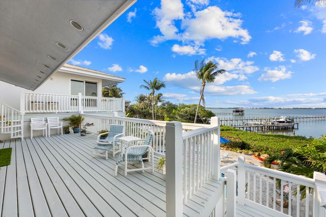 8 Herons Nest, Sewalls Point, FL 34996