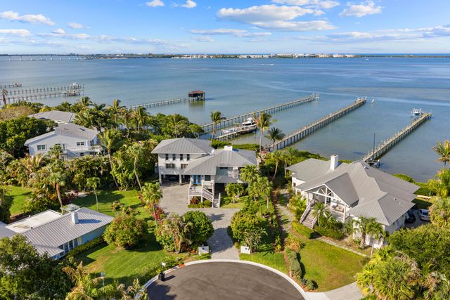 8 Herons Nest, Sewalls Point, FL 34996