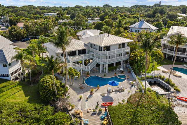 8 Herons Nest, Sewalls Point, FL 34996