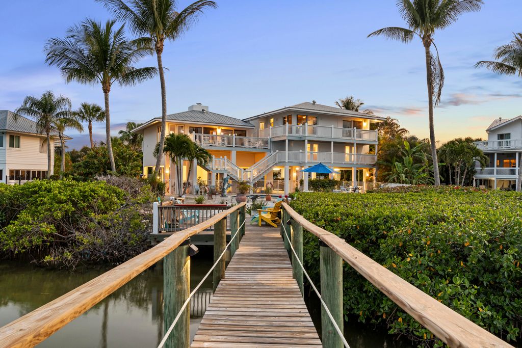 8 Herons Nest, Sewalls Point, FL 34996