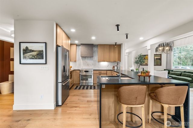 6223 85th Avenue W, University Place, WA 98467
