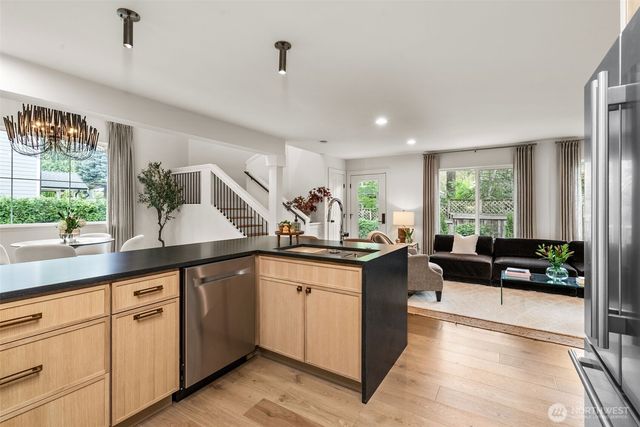 6223 85th Avenue W, University Place, WA 98467